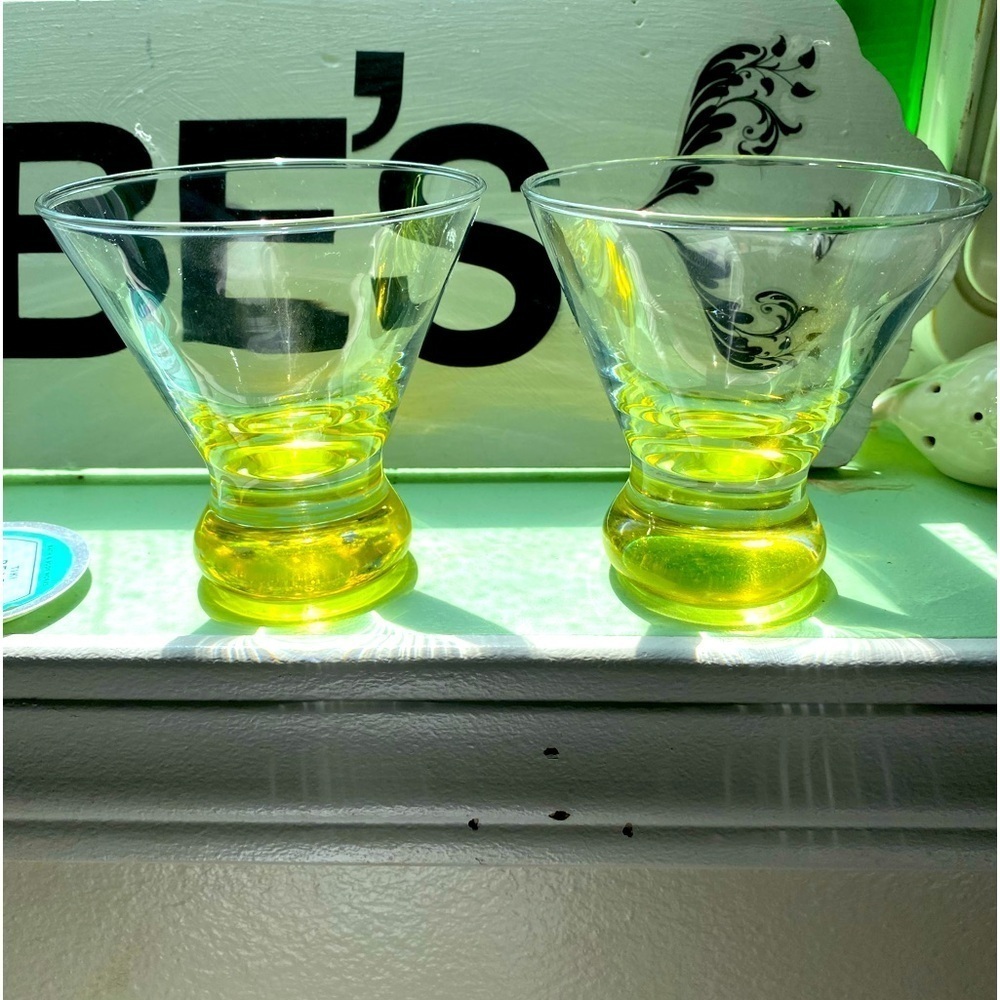 Crate & Barrel Vintage 1970s Set of 2  Yellow Bottom Martini Glasses   #7-211